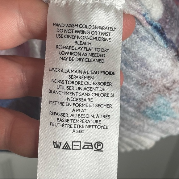 Pilcro Anthropologie Velvet Floral Turtleneck Sweater Top Flared Sleeve S - Picture 11 of 12